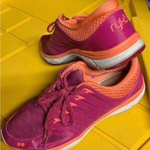 Ryka workout shoe pink/orange good condition size 10 very comfortable insole